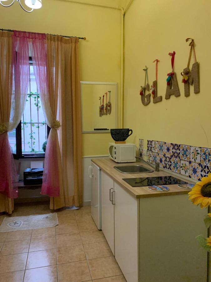 Glam Sm Maggiore Guest House Ρώμη Εξωτερικό φωτογραφία