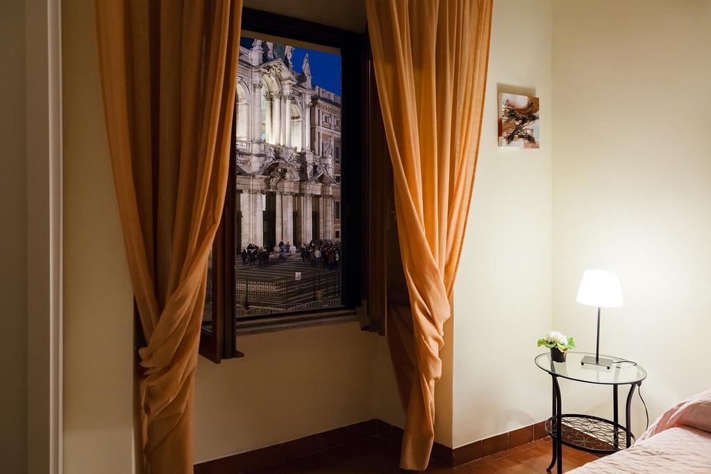 Glam Sm Maggiore Guest House Ρώμη Εξωτερικό φωτογραφία