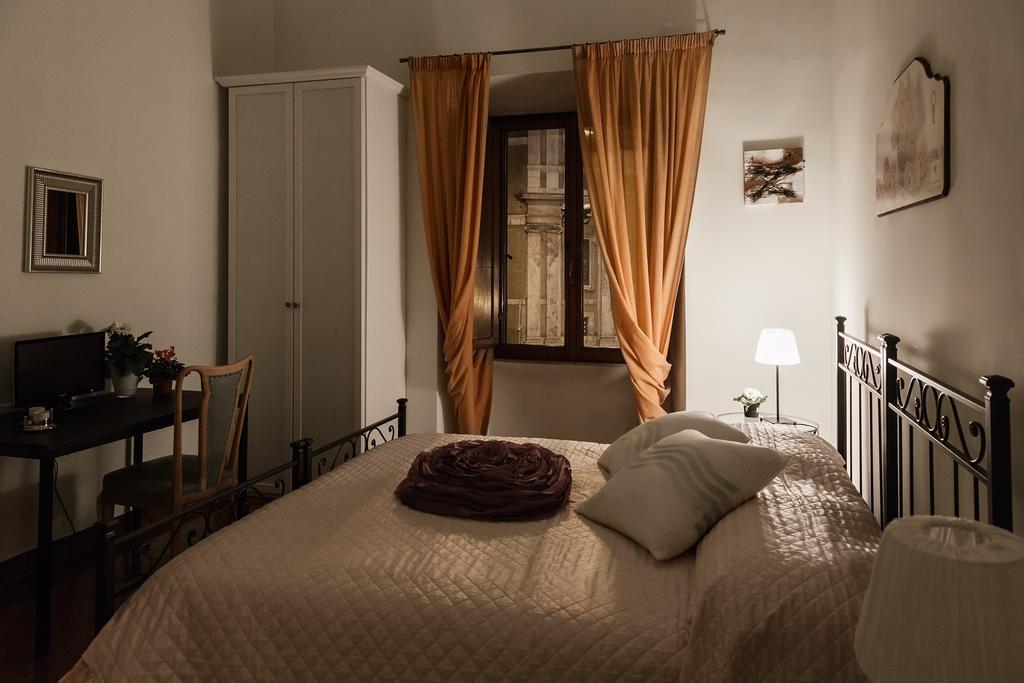 Glam Sm Maggiore Guest House Ρώμη Εξωτερικό φωτογραφία