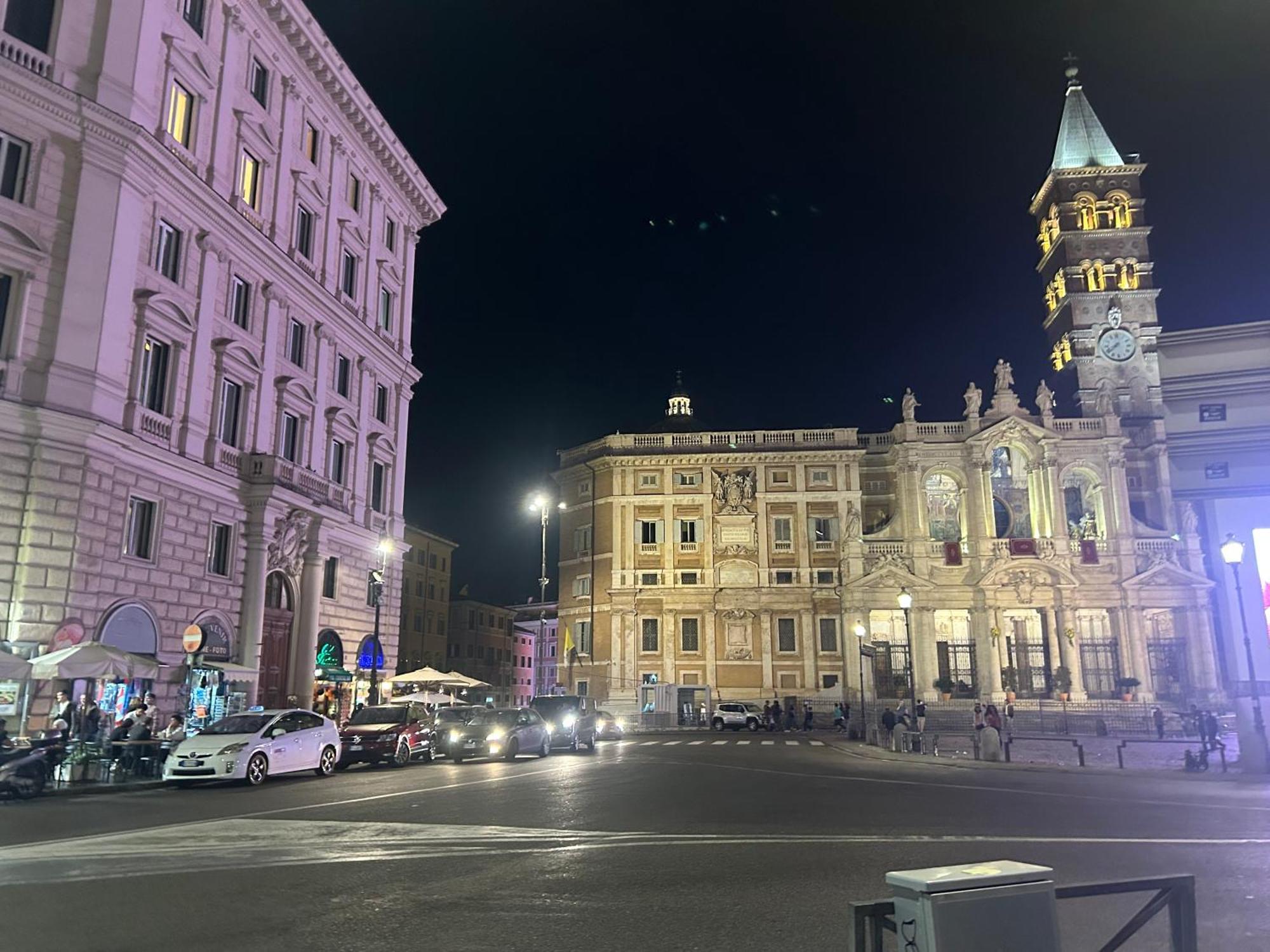 Glam Sm Maggiore Guest House Ρώμη Εξωτερικό φωτογραφία