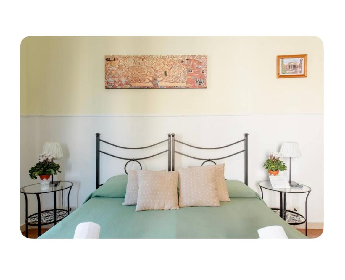 Glam Sm Maggiore Guest House Ρώμη Εξωτερικό φωτογραφία