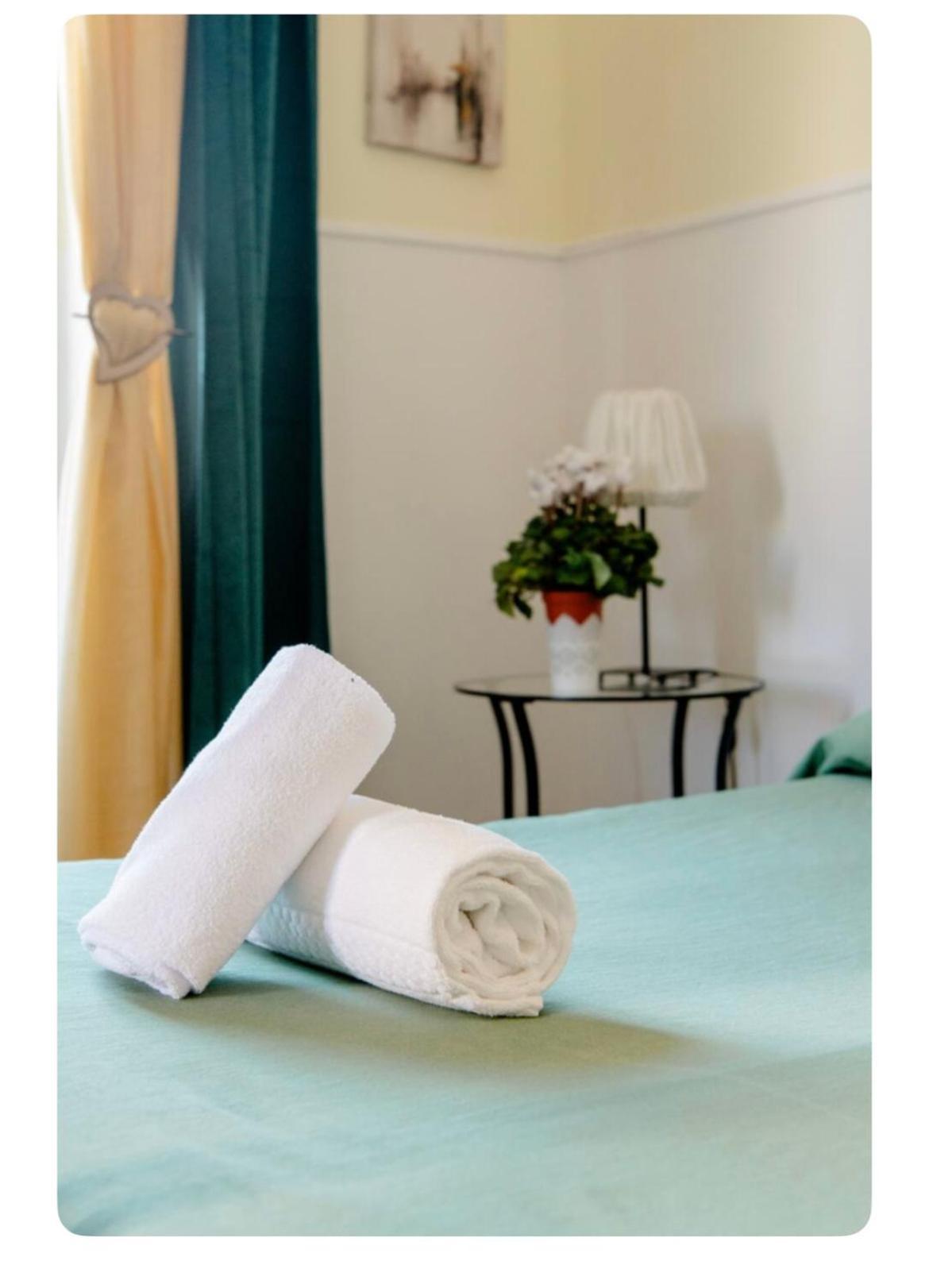 Glam Sm Maggiore Guest House Ρώμη Εξωτερικό φωτογραφία