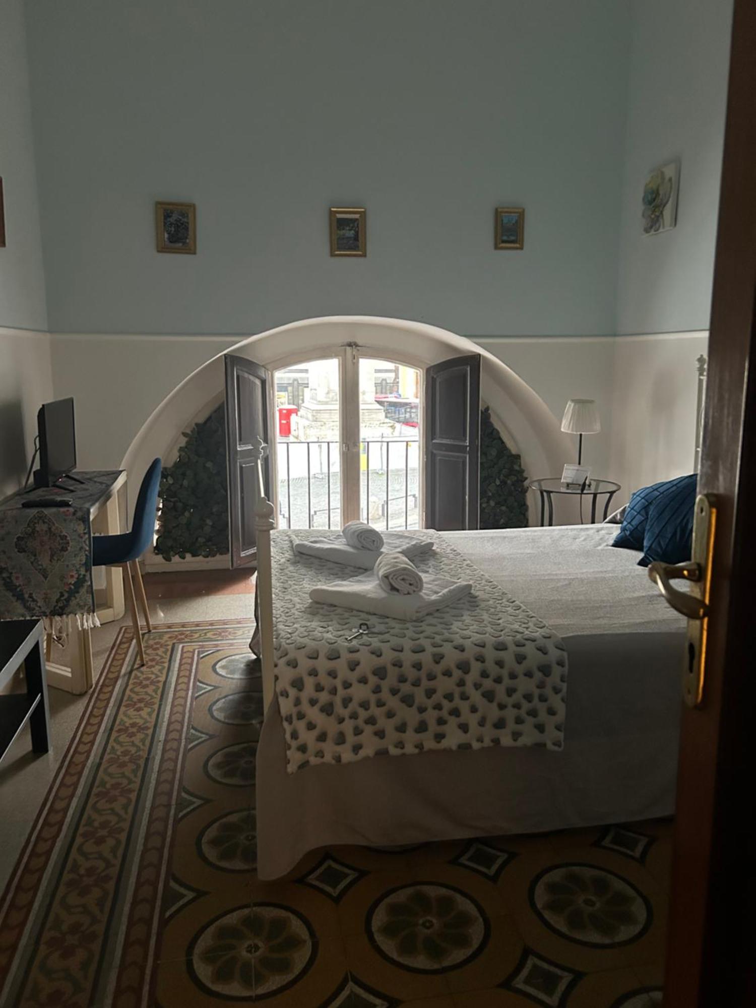 Glam Sm Maggiore Guest House Ρώμη Εξωτερικό φωτογραφία