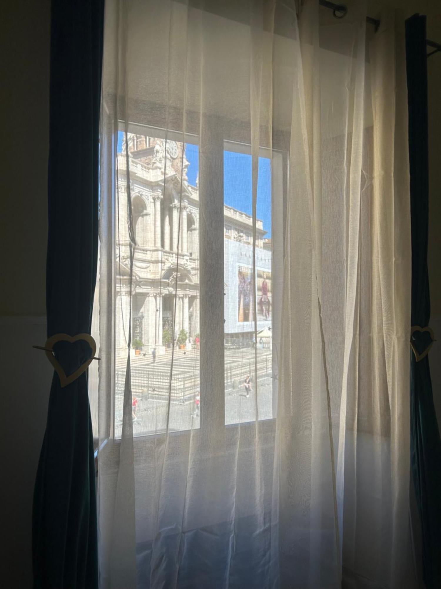 Glam Sm Maggiore Guest House Ρώμη Εξωτερικό φωτογραφία