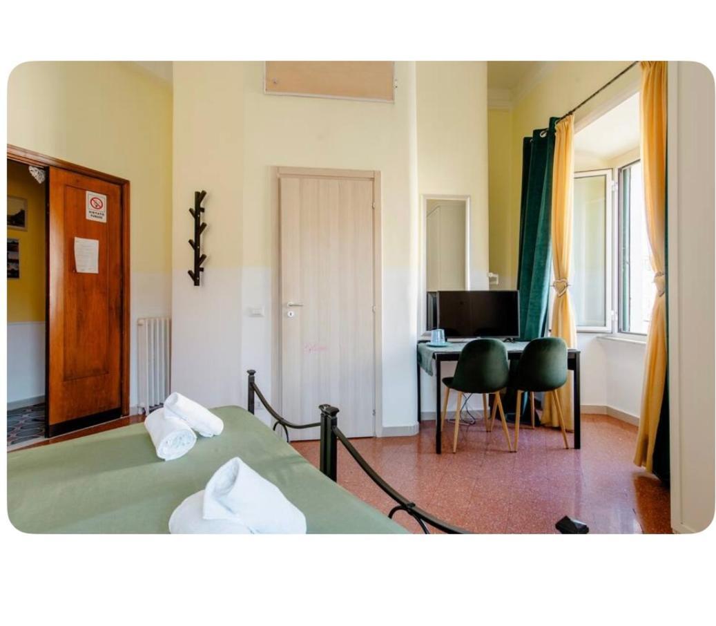 Glam Sm Maggiore Guest House Ρώμη Εξωτερικό φωτογραφία