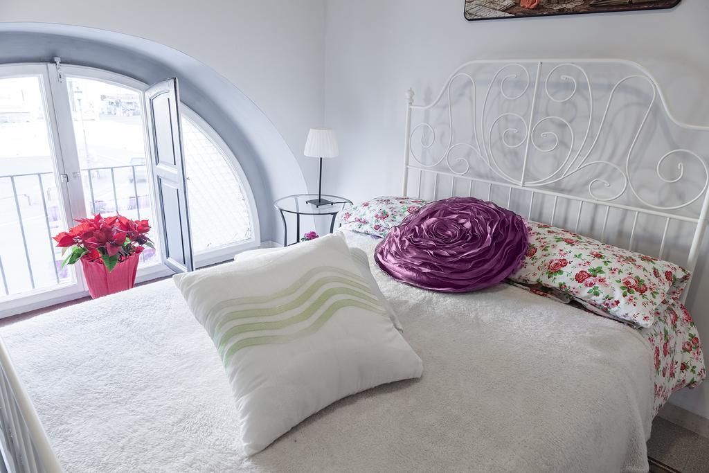 Glam Sm Maggiore Guest House Ρώμη Εξωτερικό φωτογραφία